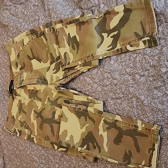 Sanctuary Pants - Sanctuary Camouflage Cargo Pants